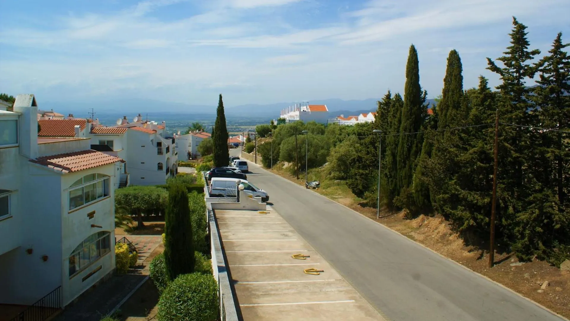 Apartamento En Roses Parking Y Piscina Comunitaria Av-54 0*,